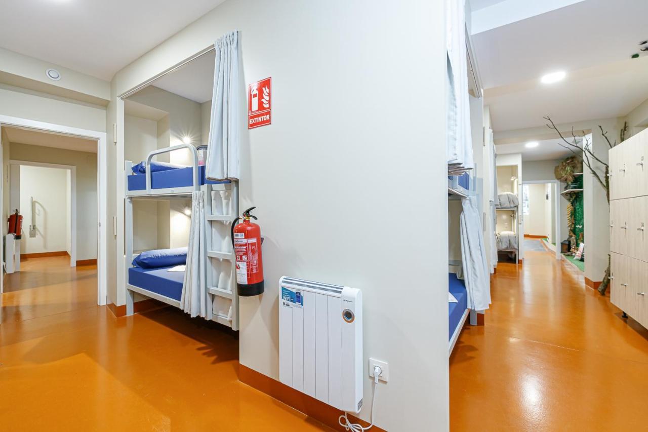 Turoqua Hostel Pontevedra Bagian luar foto