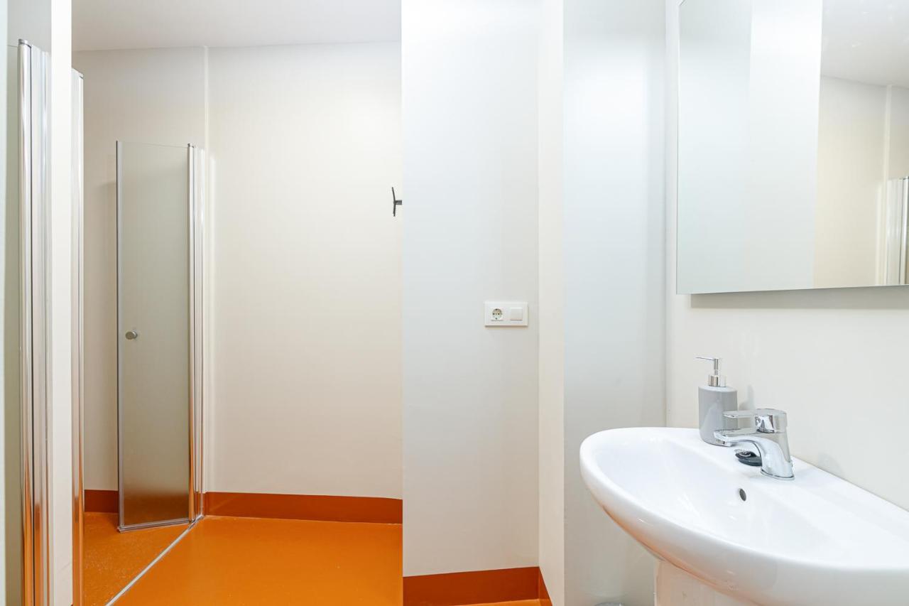 Turoqua Hostel Pontevedra Bagian luar foto