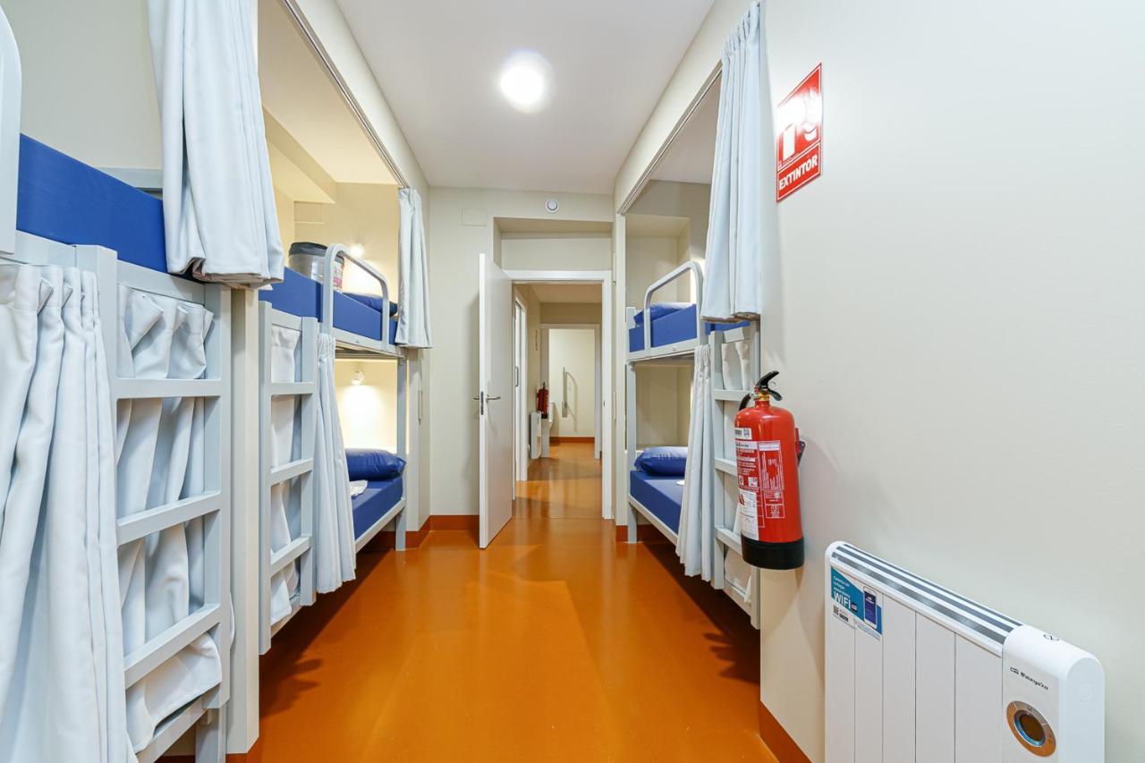 Turoqua Hostel Pontevedra Bagian luar foto