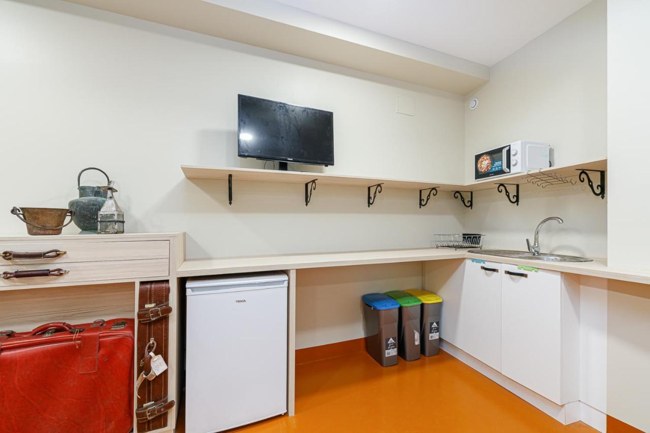 Turoqua Hostel Pontevedra Bagian luar foto